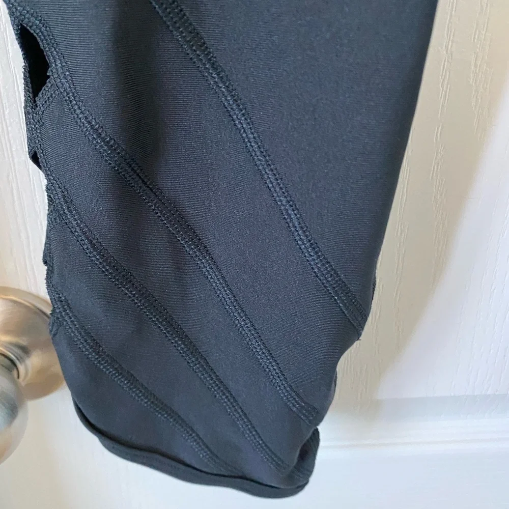 Women’s UnderArmour Heatgear tights size-L - Picture 4 of 6